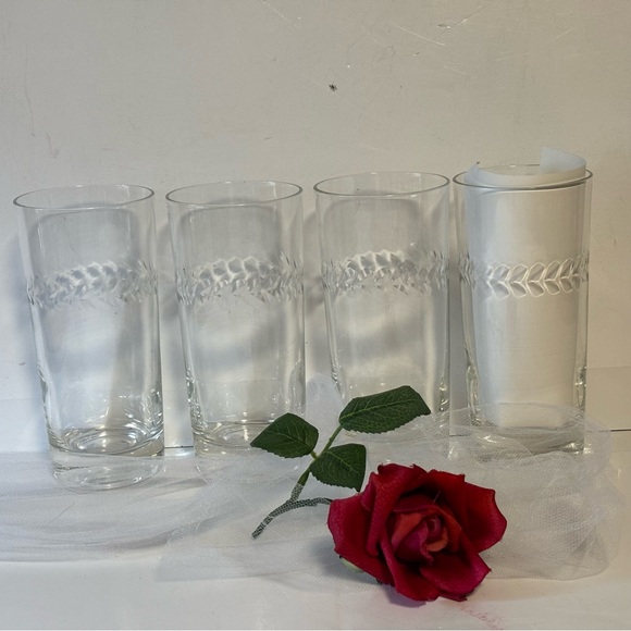 Set of 4 Clear Etched Laurel Wreath Drinking Ice Tea Glasses EUC - Picture 4 of 11